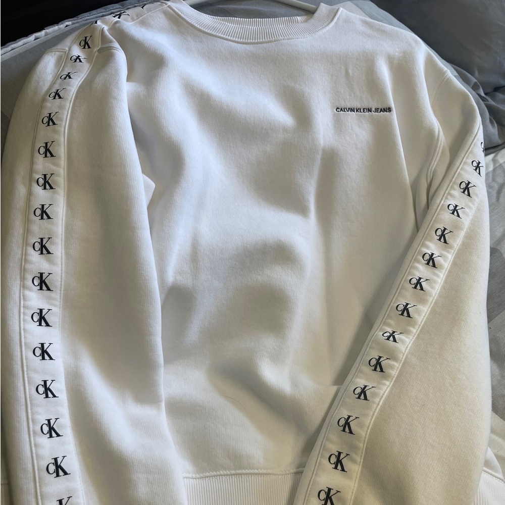 Women’s Calvin Klein White Sweat Shirt Size Large